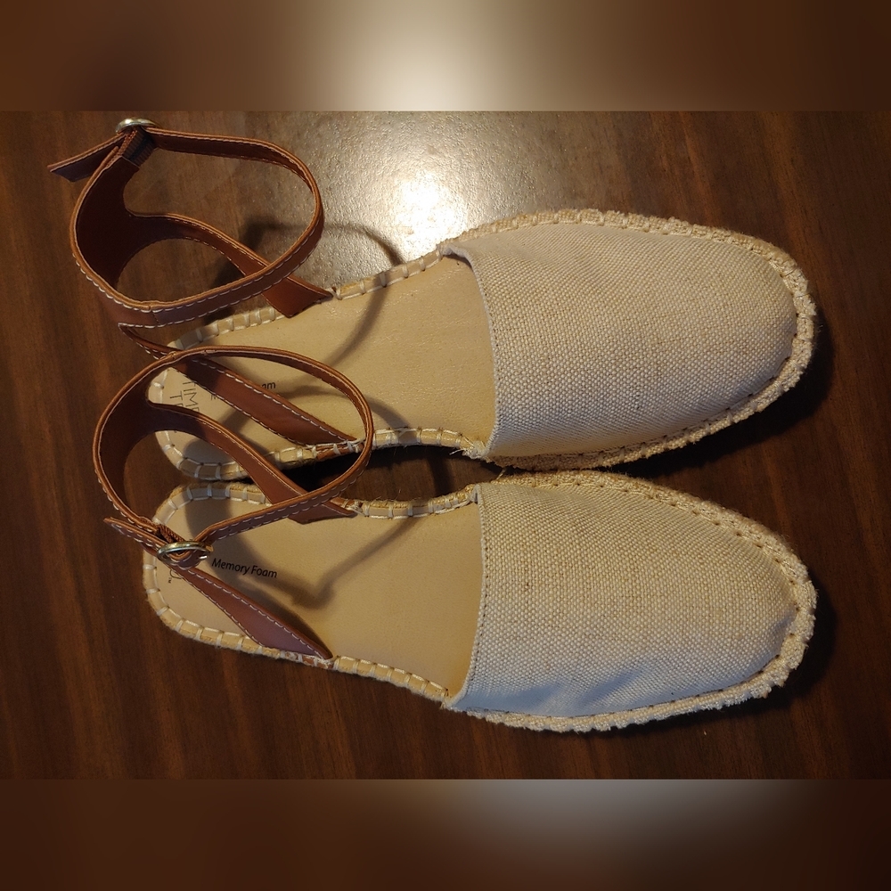 Time and Tru flats with buckle